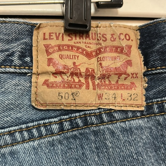 Levi’s 501 Classic Blue Men's Jeans Button Fly - Picture 4 of 4